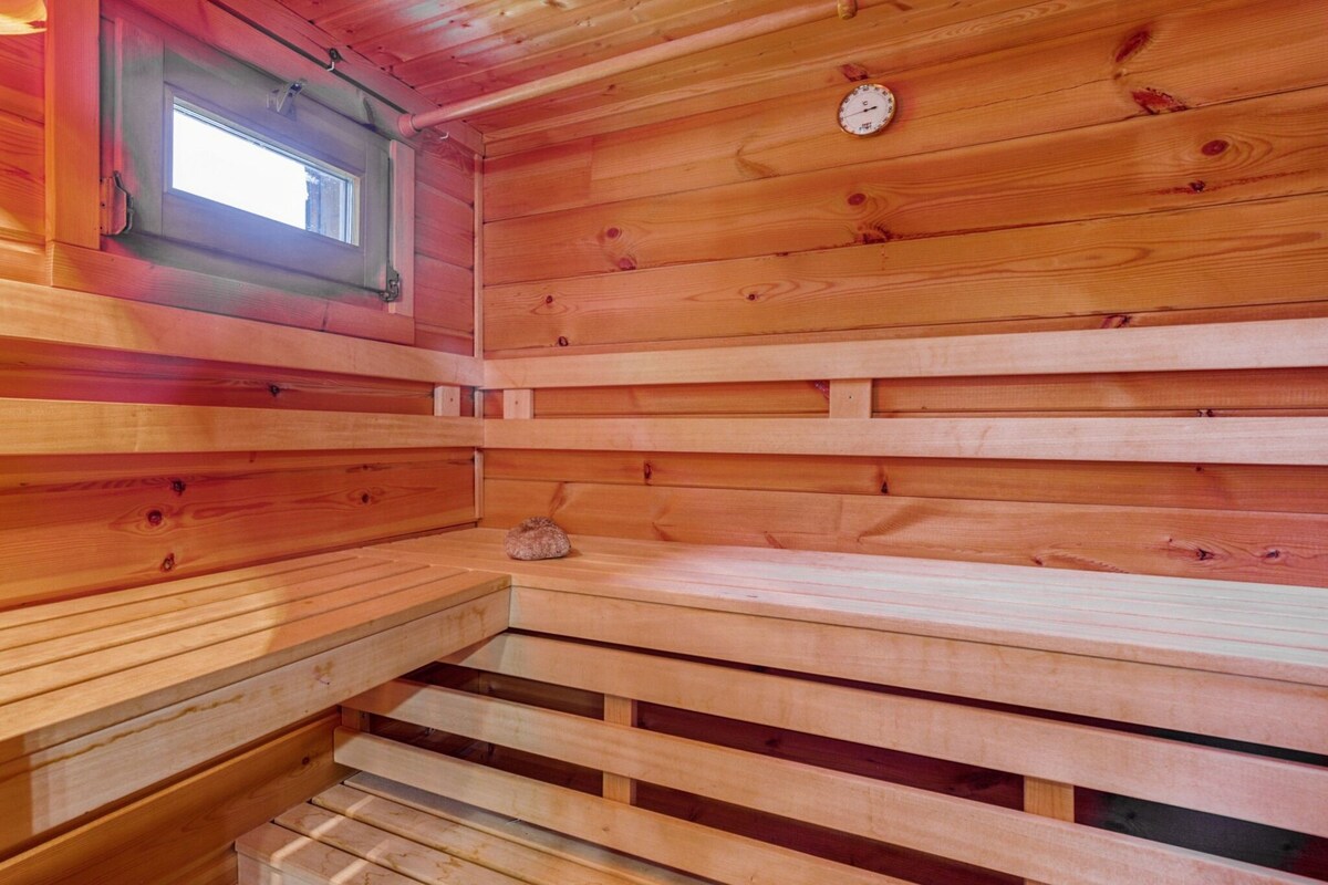 Nice Chalet with sauna in Vosges
