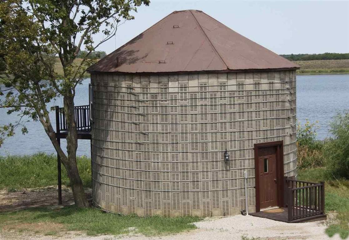 The Corn Crib Cottage