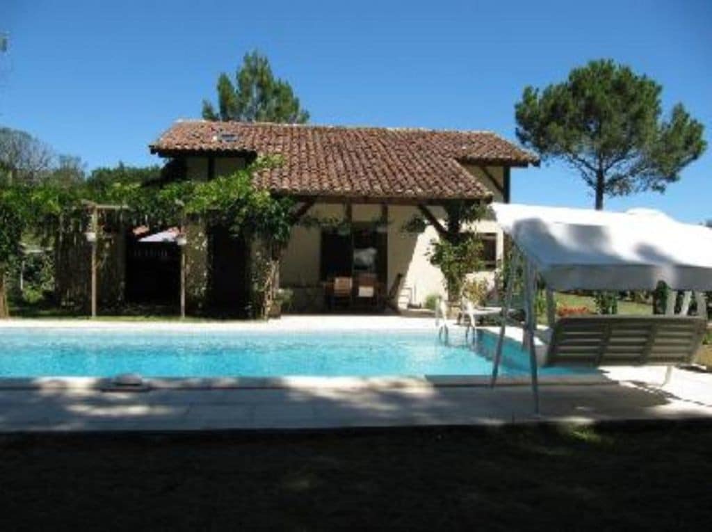 Villa et sa piscine privée, au calme