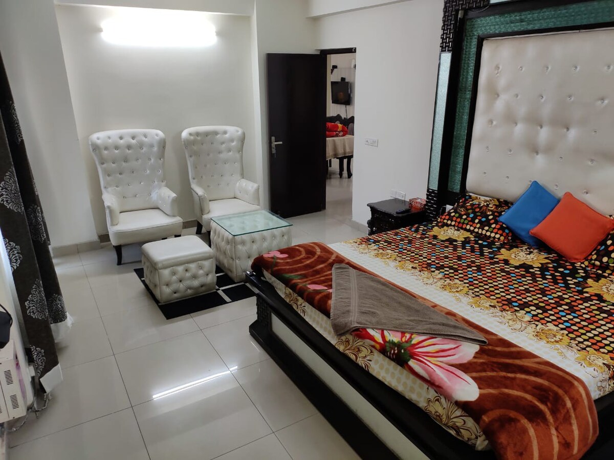 豪华4卧室，靠近印度诺伊达世博会场。