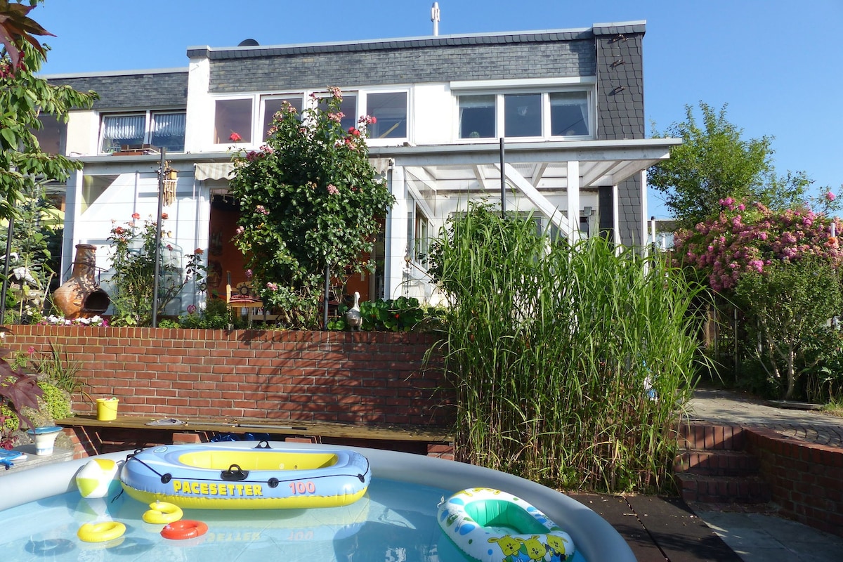 Holiday flat in Wuppertal with its own pool