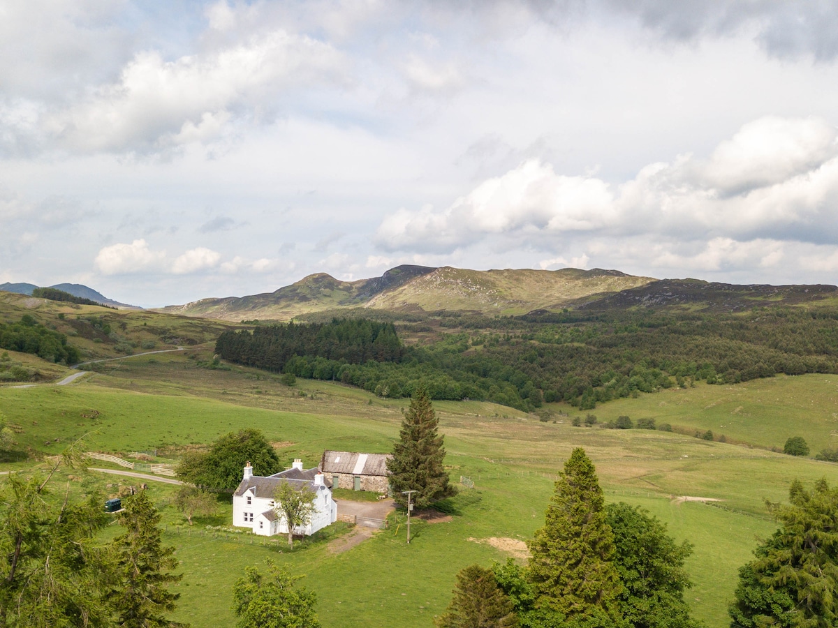 Braes of Foss Farmhouse