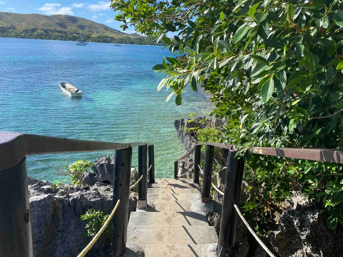 Beach Front Access with Scenic Views