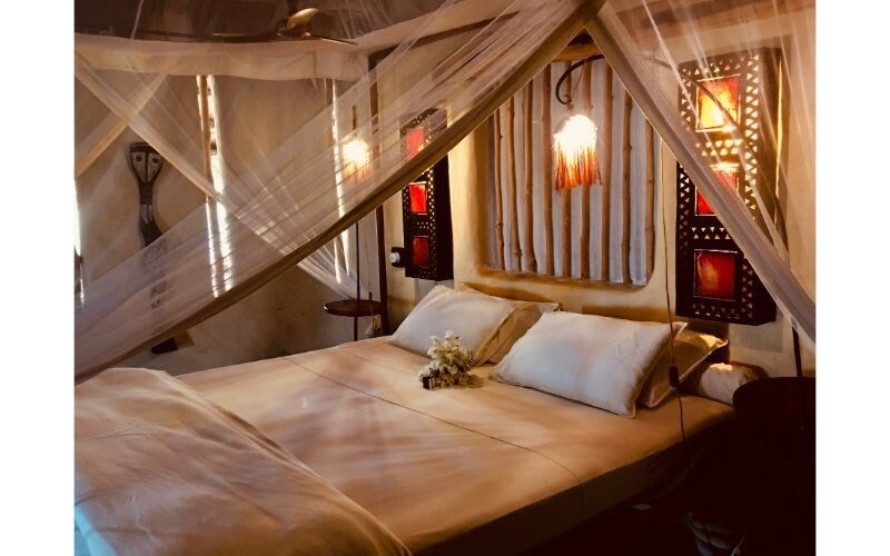 BAKUBA Lodge的图腾套房。卧室非常漂亮，设有客厅，宽敞的露台可俯瞰大海。 配备齐全。适合1人或2人入住。配备双人床或单人床。带淋浴间的宽敞卫生间。
 
 
 