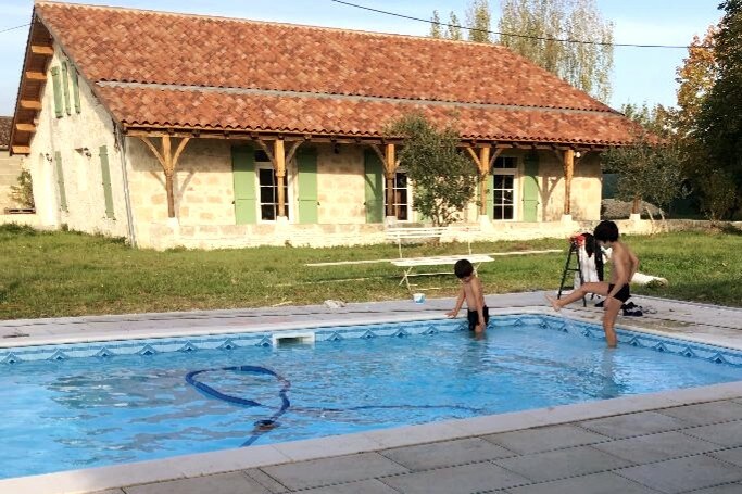 Bourran : appart. neuf 4 pers + 2 , vue, piscine