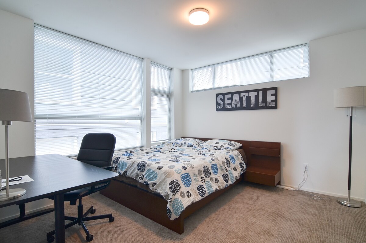 Private Room in Townhome near Capitol Hill