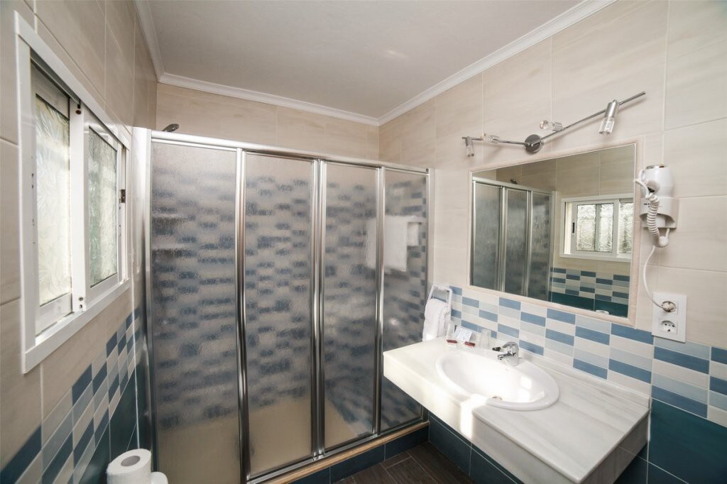 房东El Levante -带露台的豪华双人床-双人床，独立卫生间-标准房价