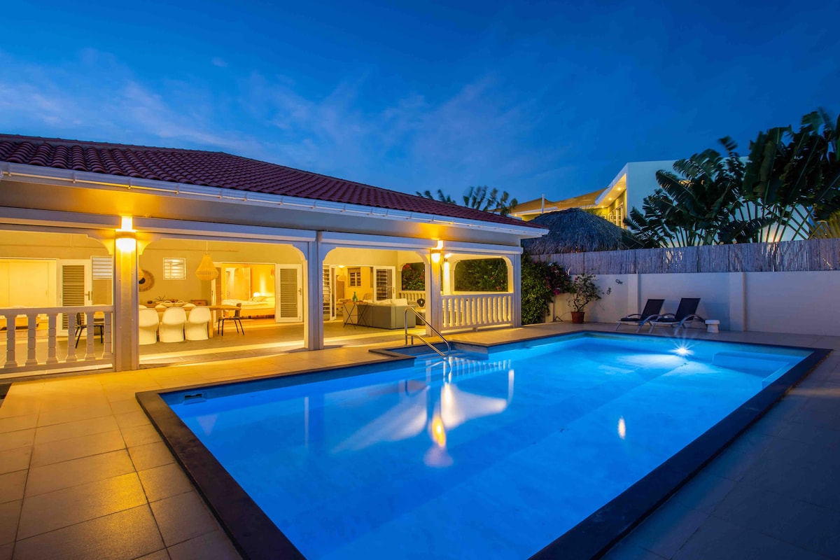 Private pool Villa at Jan Thiel Beach