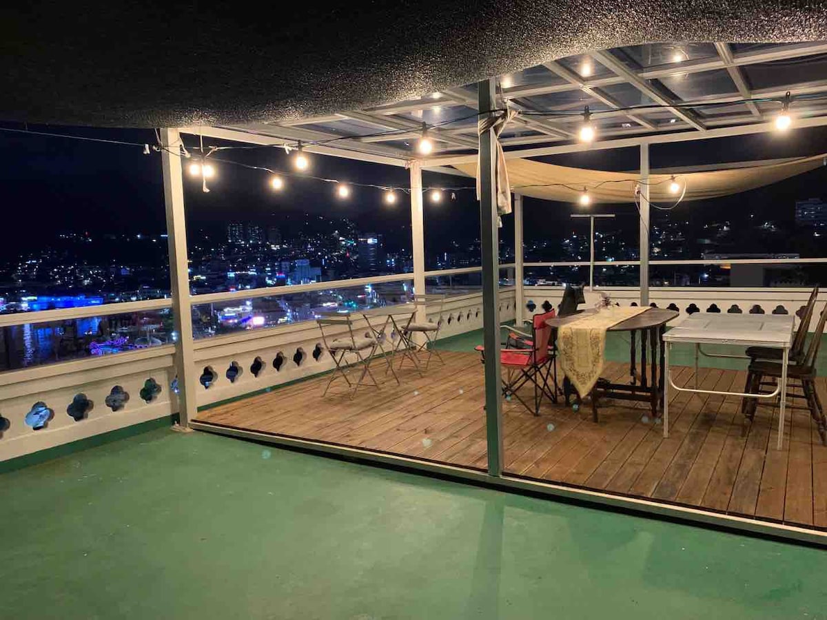 [Mondang House]可俯瞰屋顶夜景的独立民宅，可欣赏丽水夜海的喧嚣之旅