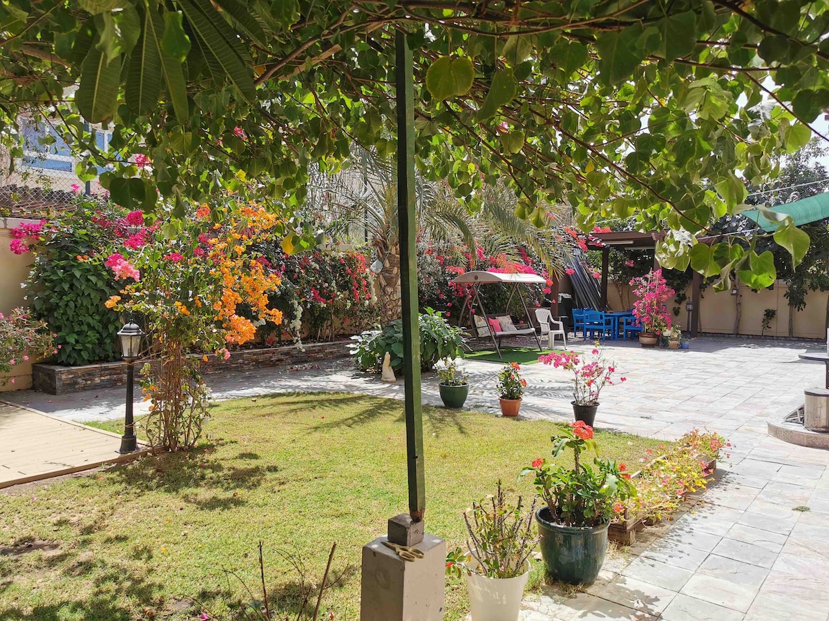 中东明珠-迪拜超大花园别墅 Dubai garden villa sharing house