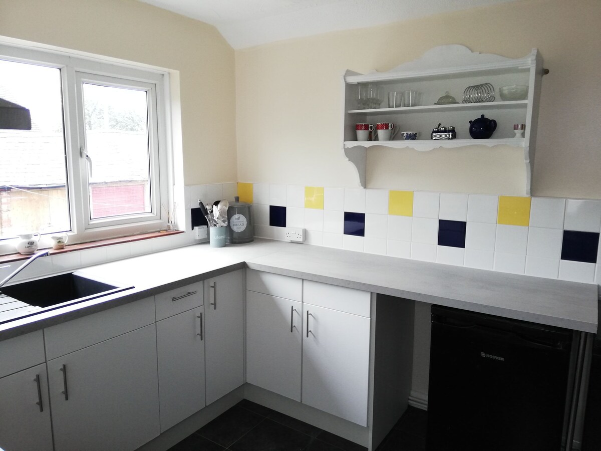 APARTMENT, First floor, Central Carmarthen