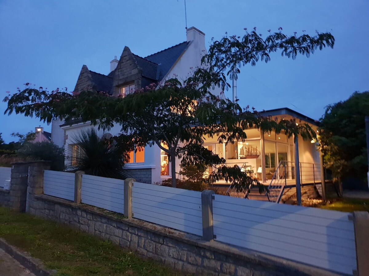 Modern House, Garden & Seaview in Sainte Marine