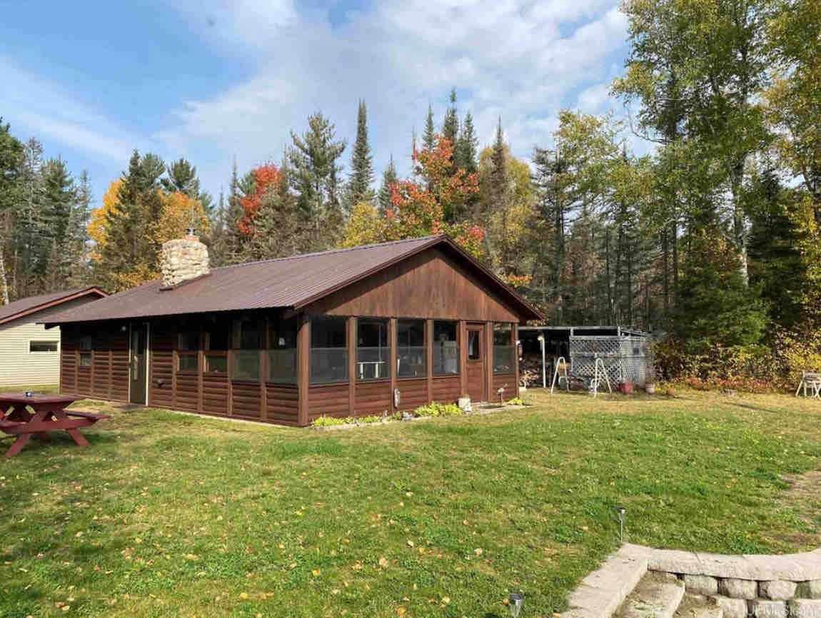 Cozy Cabin on Lake Ruth