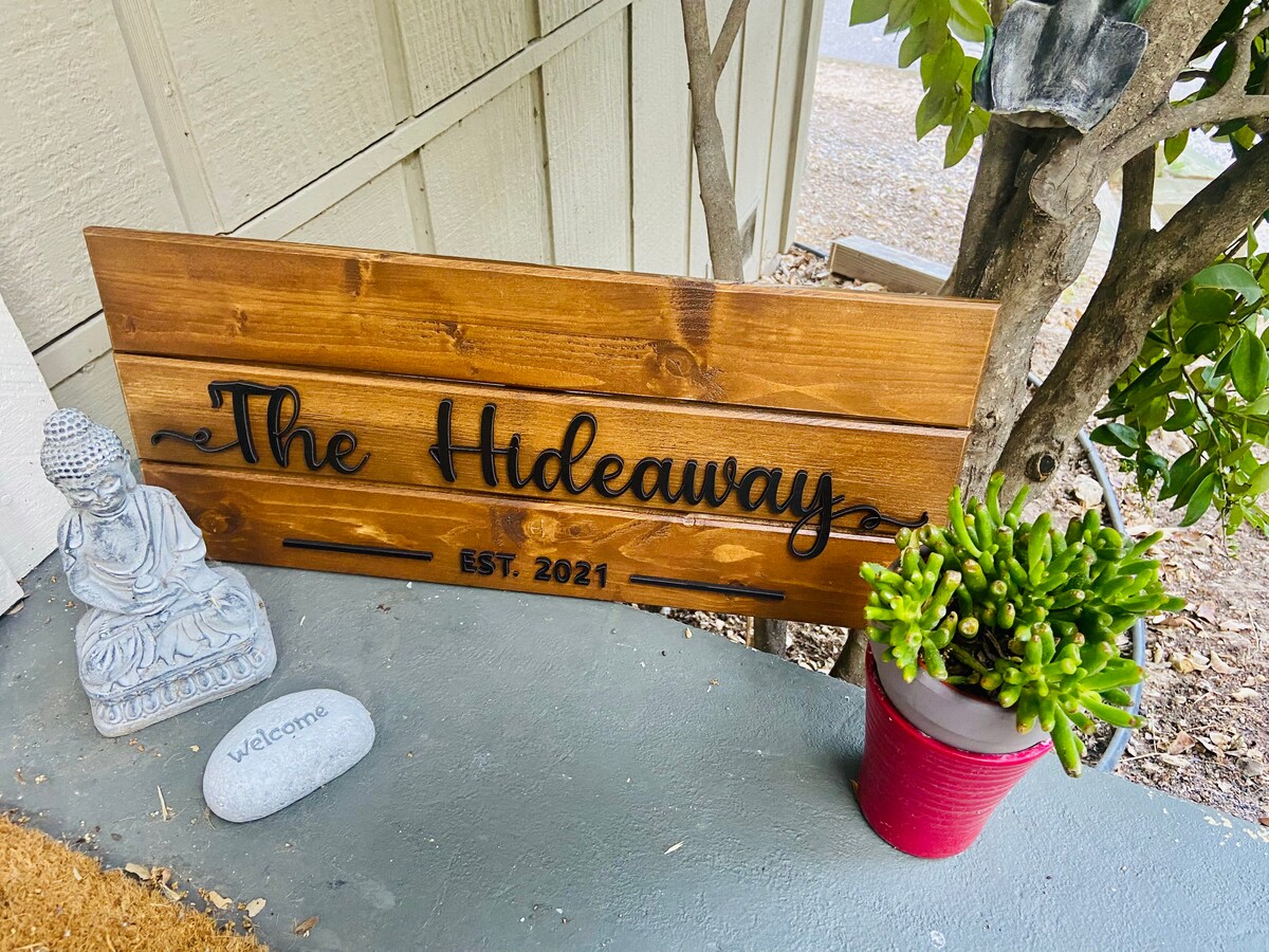 Hobbit Hill的Hideaway ：将房客单元分开