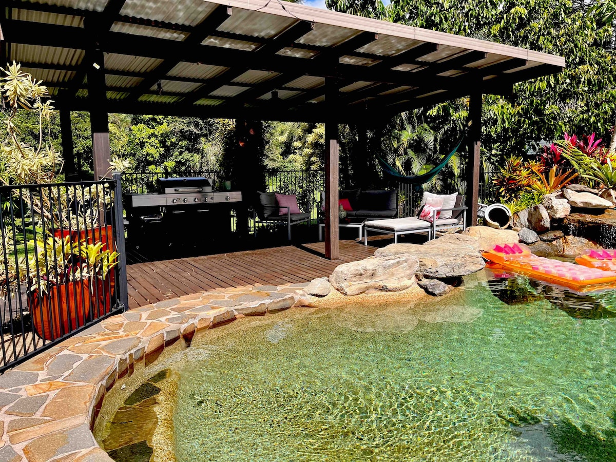 Private cabin with outdoor spa.