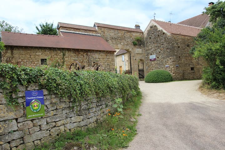 Fontenay-prés-Vézelay的民宿