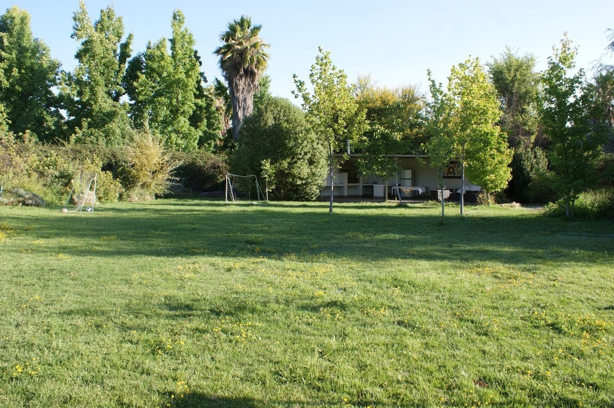 Parcela con piscina y casa para descanso