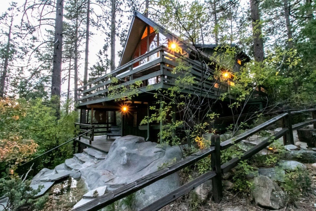 Whiskey Creek Cabin