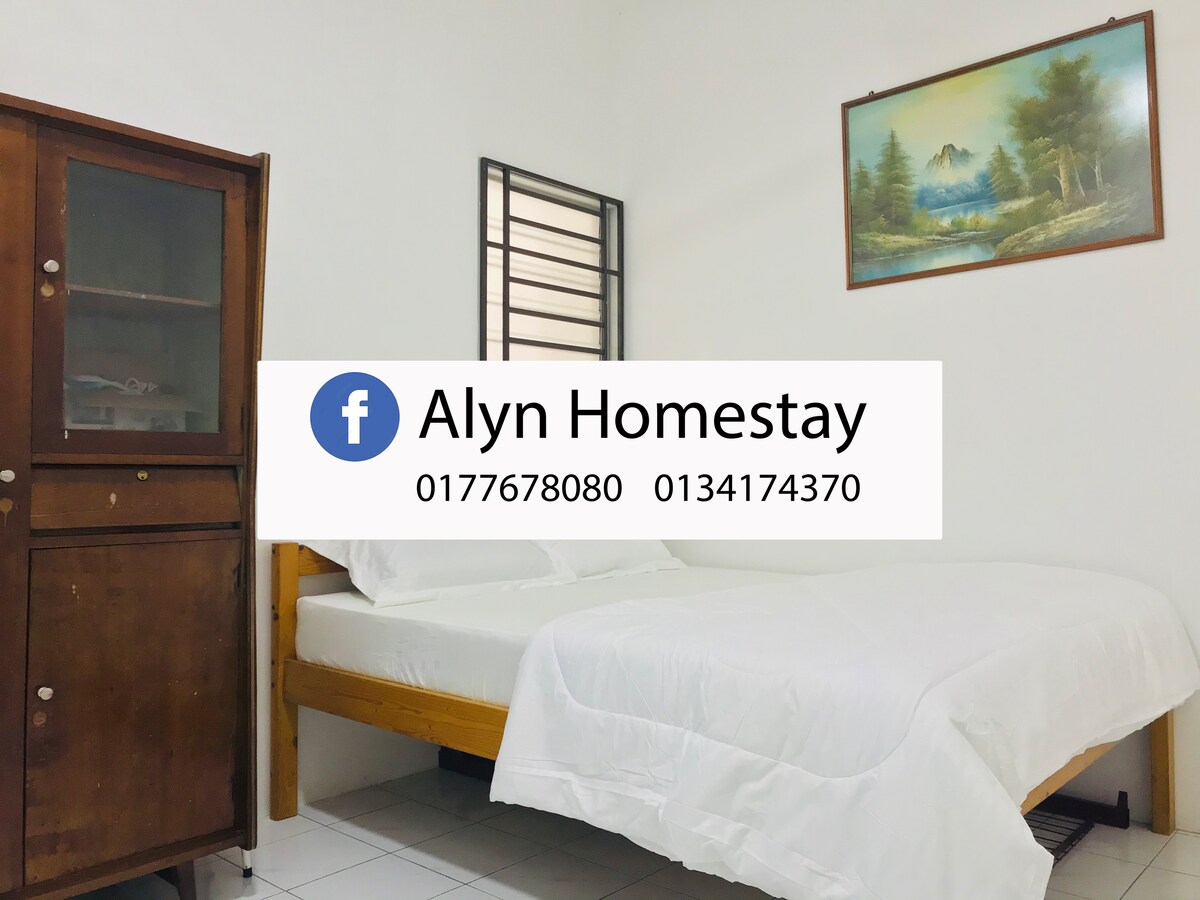 Alyn Homestay Batu Pahat II (Free Wifi)