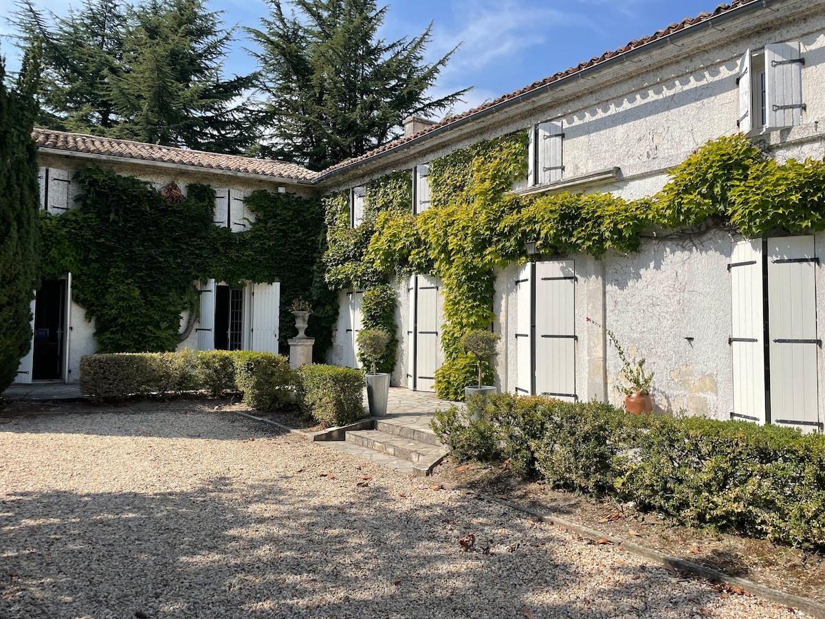 Maison  avec piscine au cœur du pays de Cognac