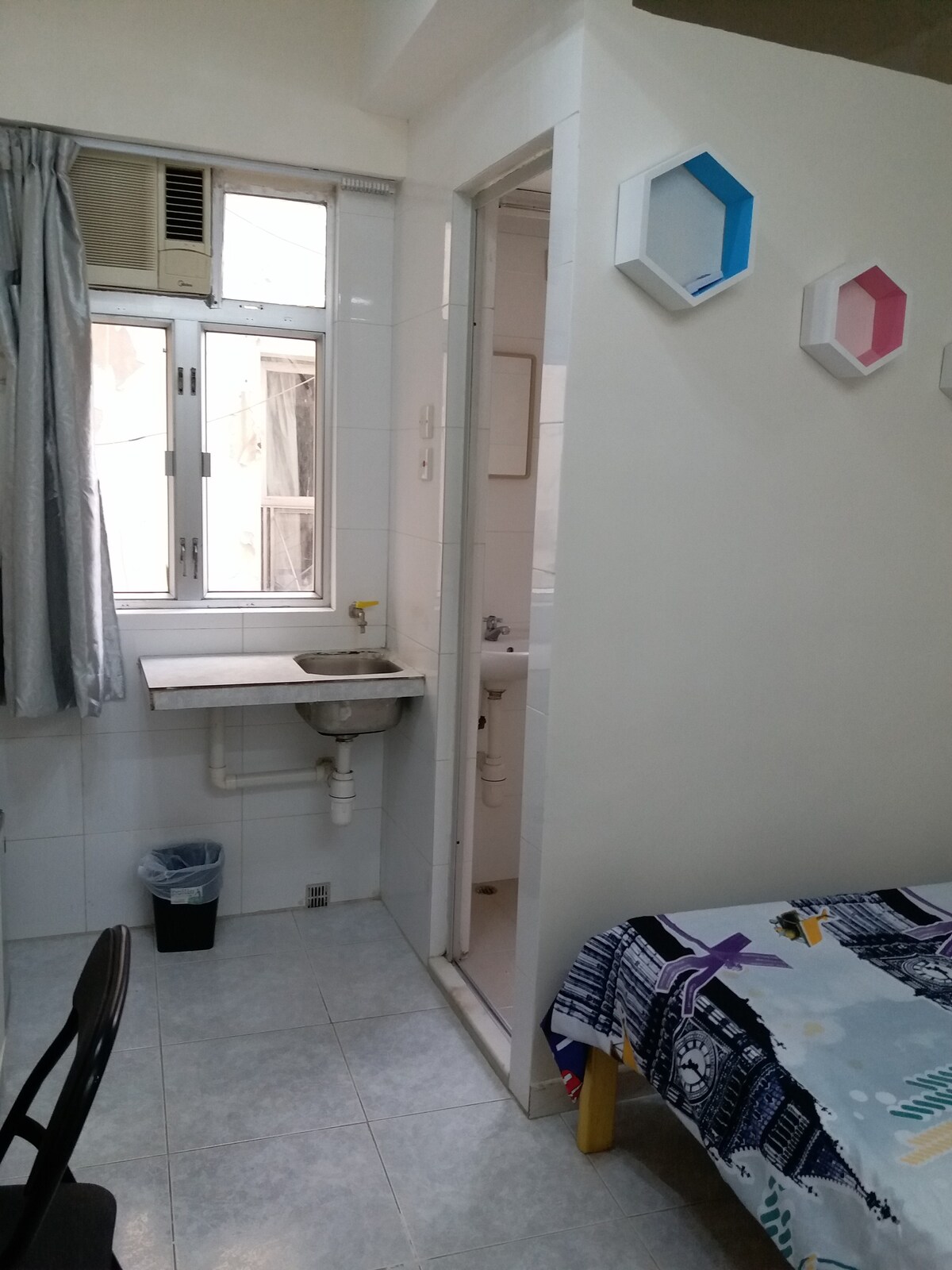 Nice Studio available in Sheung Wan (20a)
