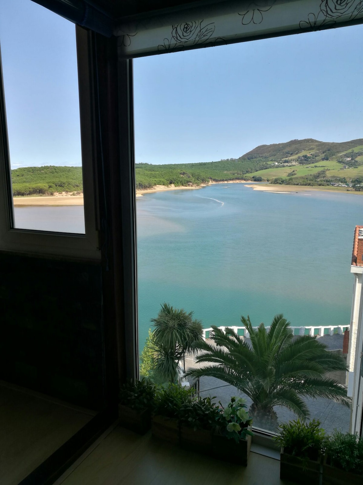 Apartamento  junto a playa de Mogro y Abra del Pas