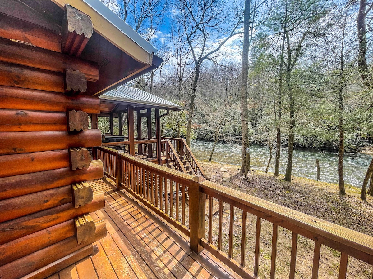 NEW River Run Cabin - 20ft f/Water Edge - 3Bd/2Bth