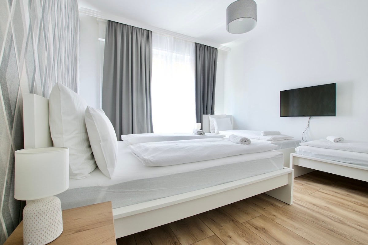Premium Apartment by Hi5-Vaci str. 3 bedroom (220)