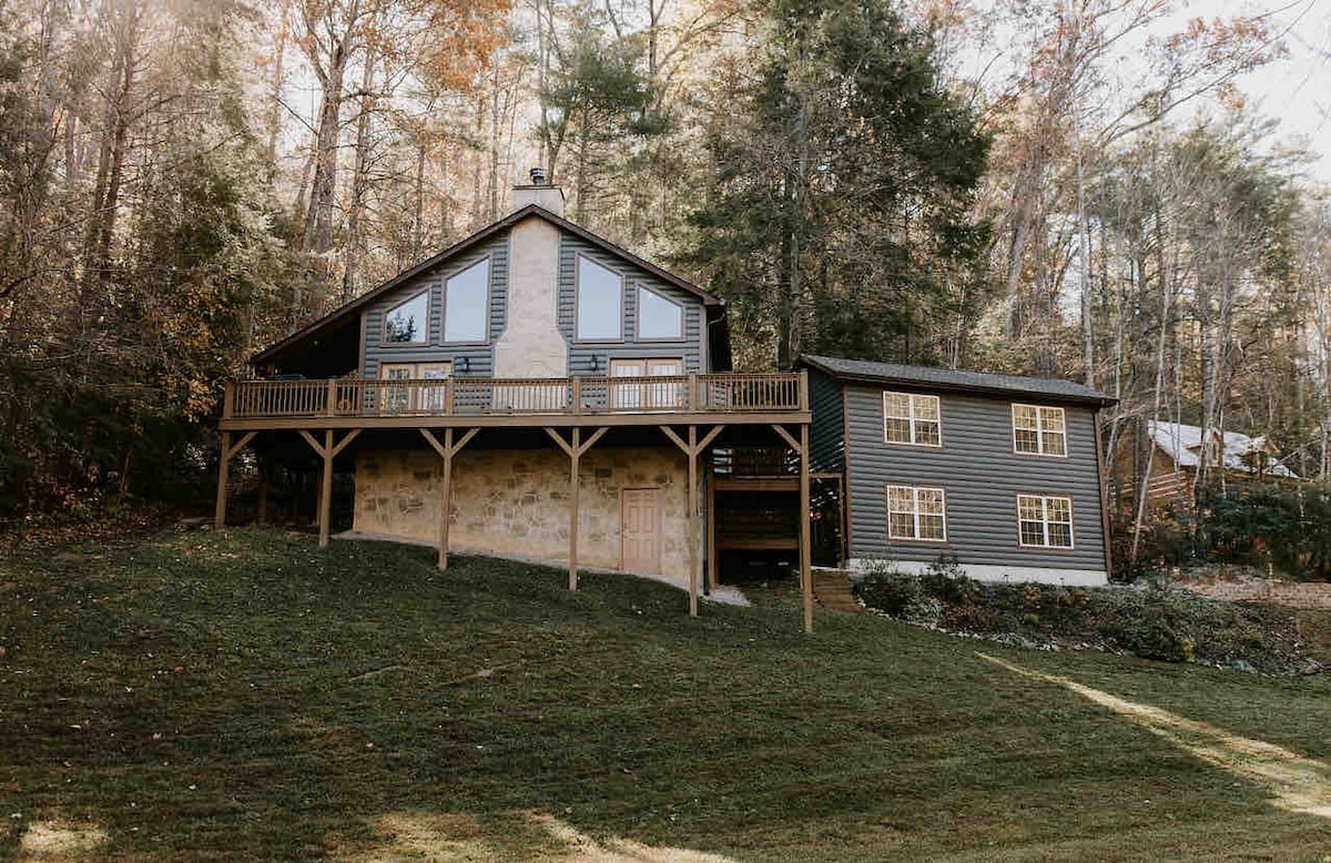 Peaceful Side Stonegate Cabin