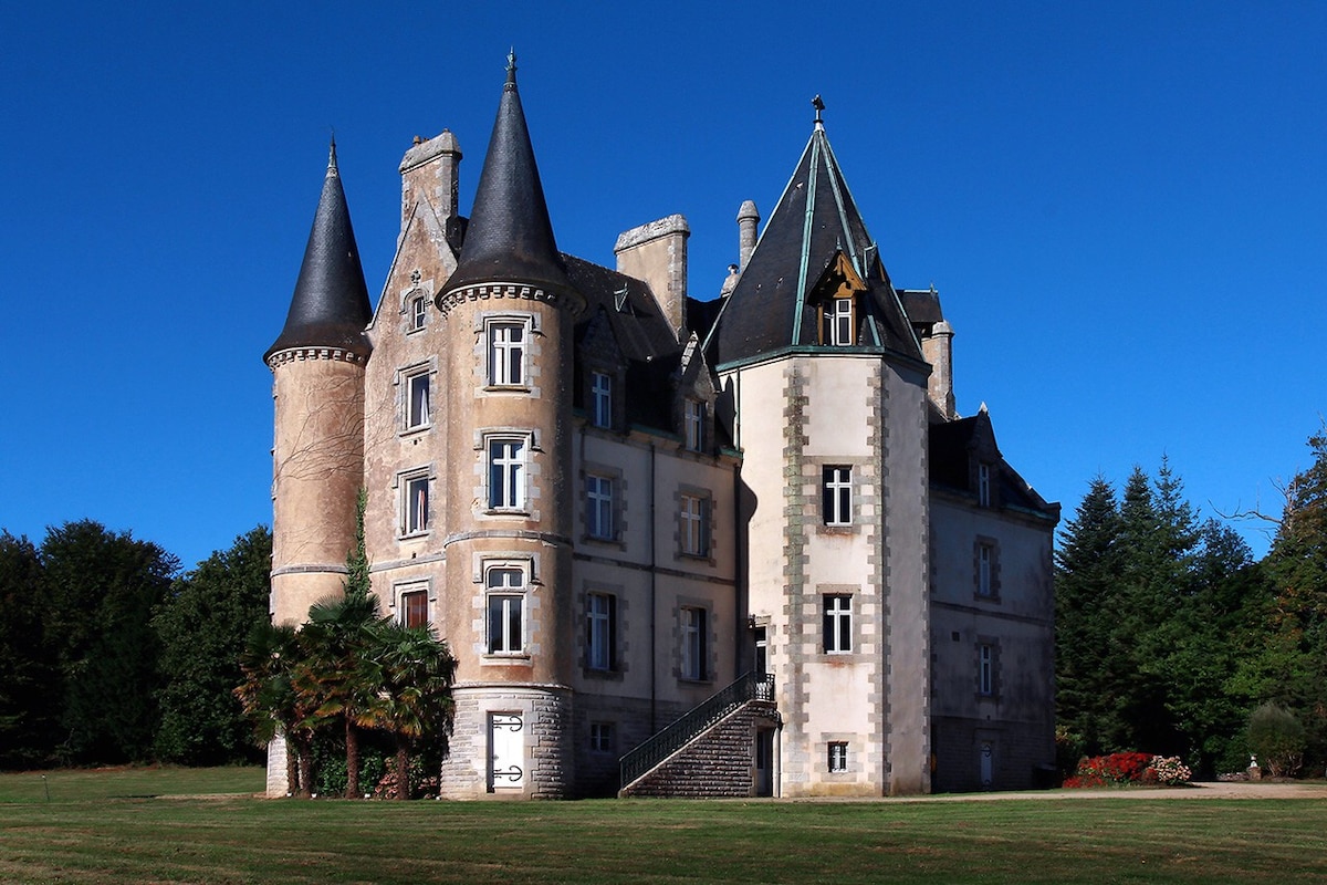 Deux pièces avec terrasse au pied du Château