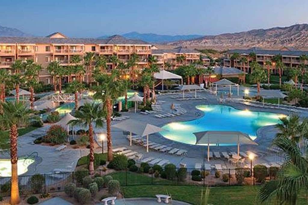 Resort living near Coachella fun, 2BR,2BA, 6 Guest