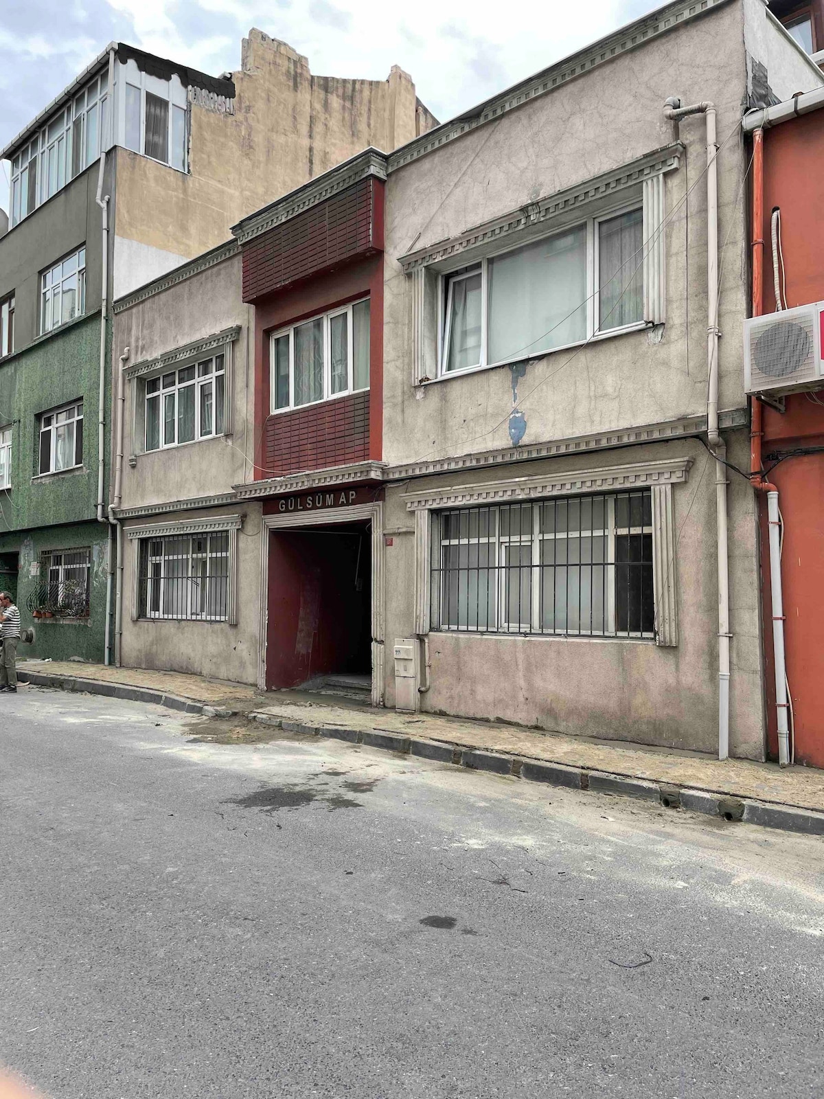 İstanbul Avrupa yakası ( daire:4)Gülsüm apartmanı