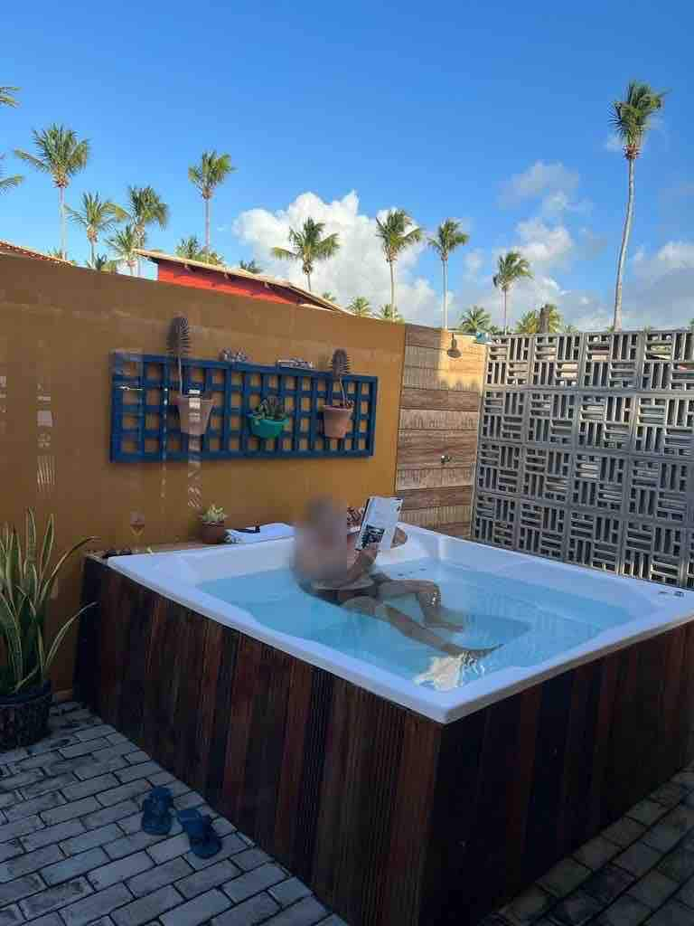 Casa com Jacuzzi ao ar livre, 150m da praia,2qtos.