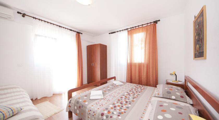 Apartments Mira Splitska - One Bedroom Mira A1