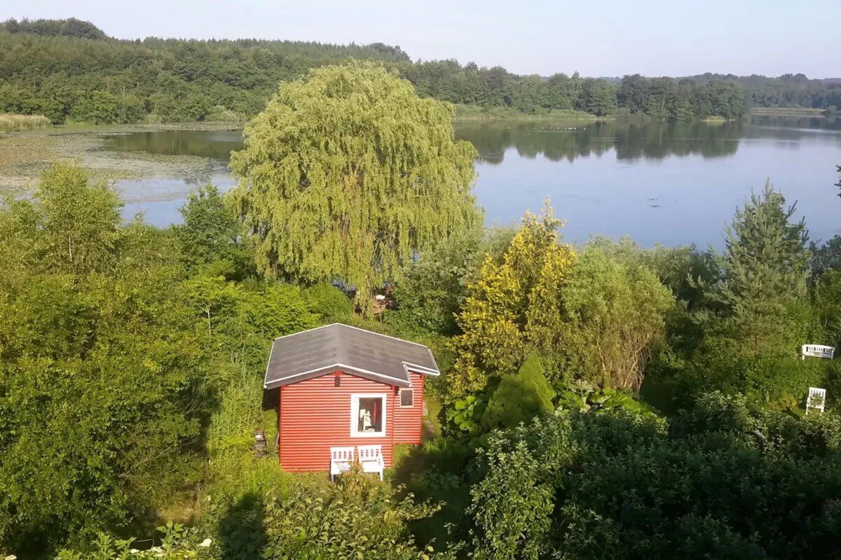 湖畔独特小屋