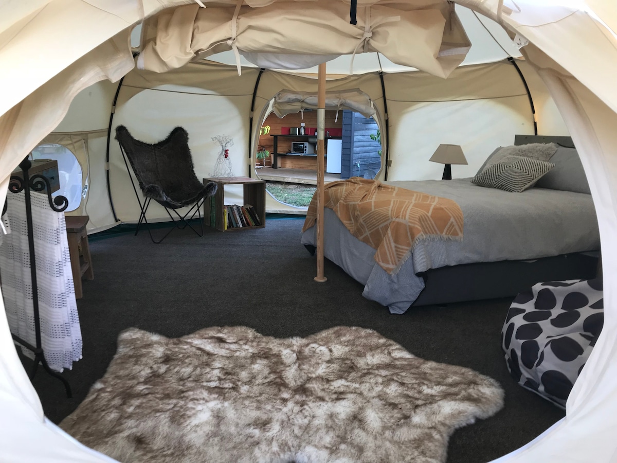 Omaha Glamping - One Twenty Six。