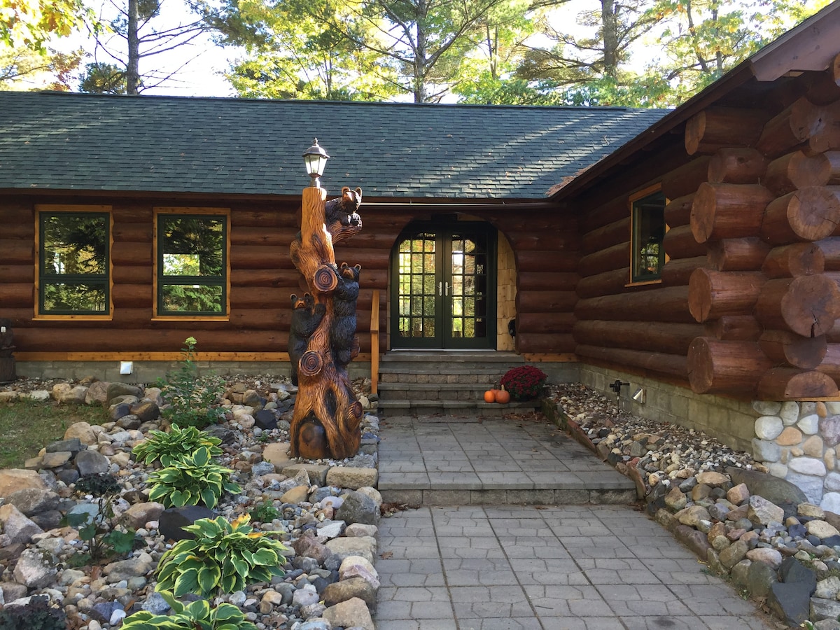 Rustic UP Waterfront Log Cabin