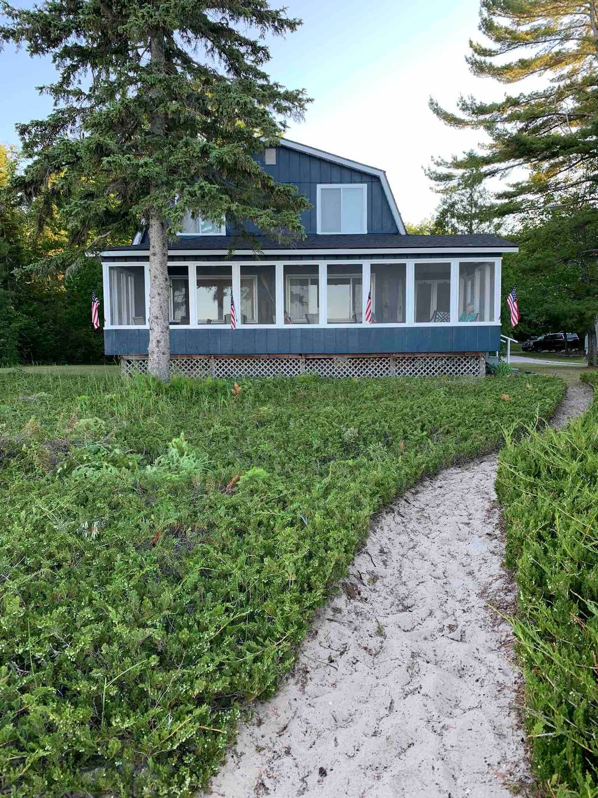 在我们的休伦湖海景房（ Lake Huron Beach House ）欣赏美景！