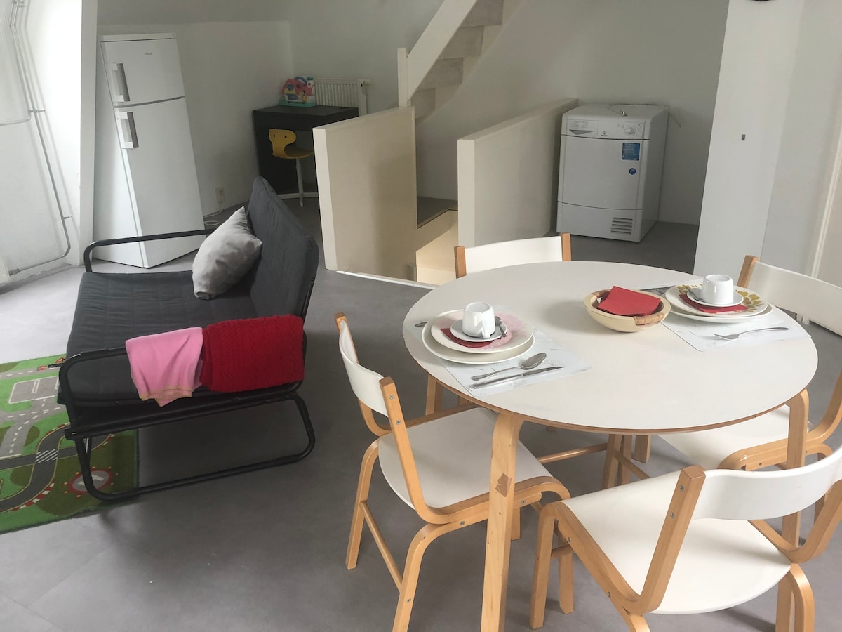 15mins to Amsterdam free parking Entire apartment