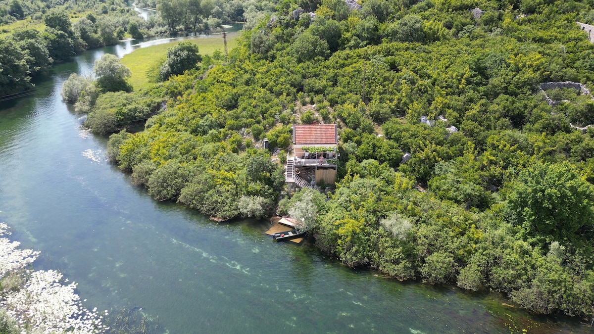 Wild Beauty house Skadar lake