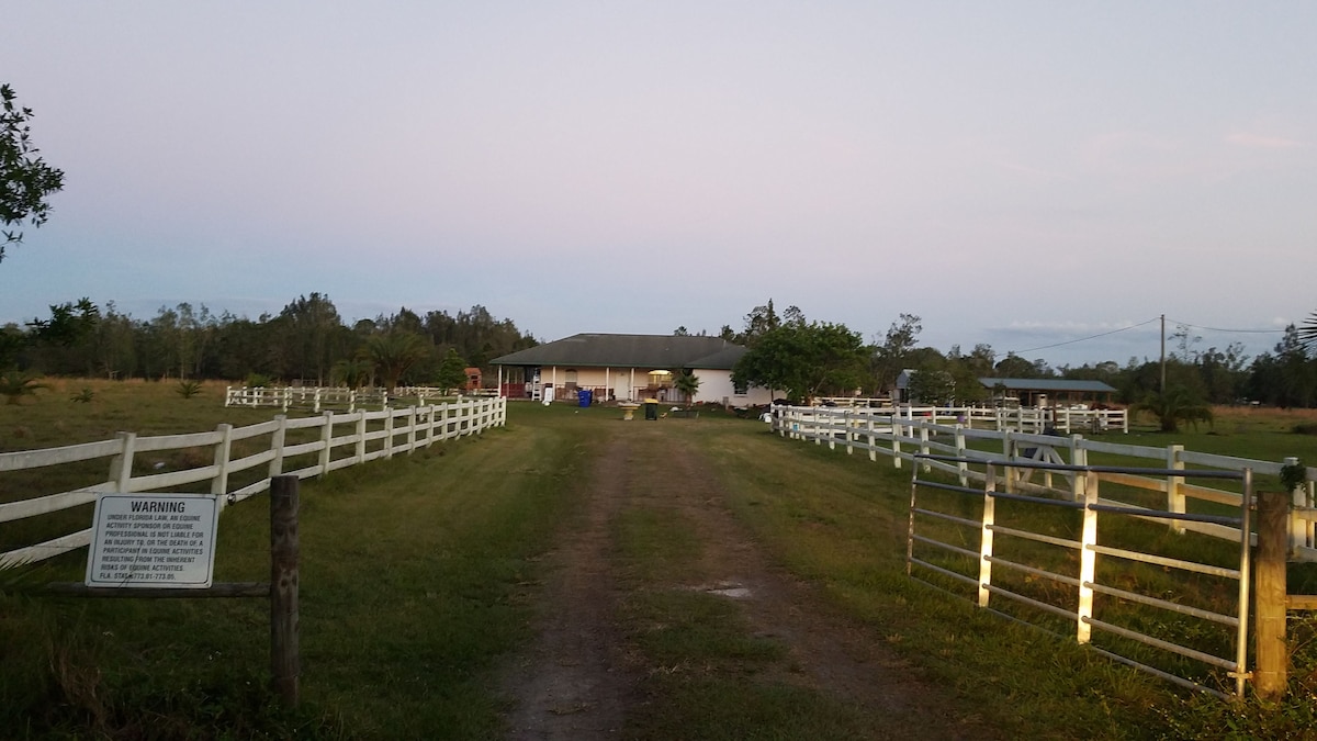 4/2Ranch a few minutes from Sebring Int. Speedway