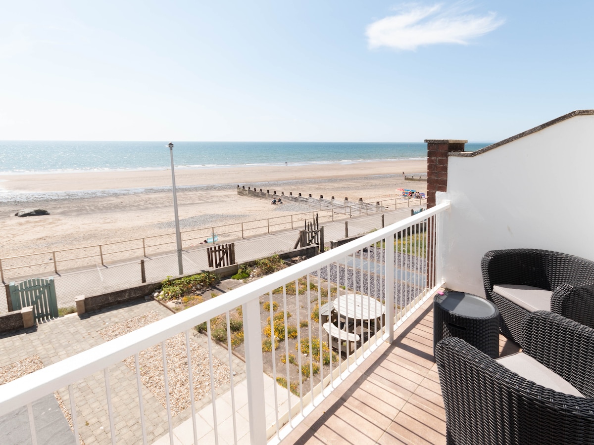 Four Degrees West Beach House In Tywyn