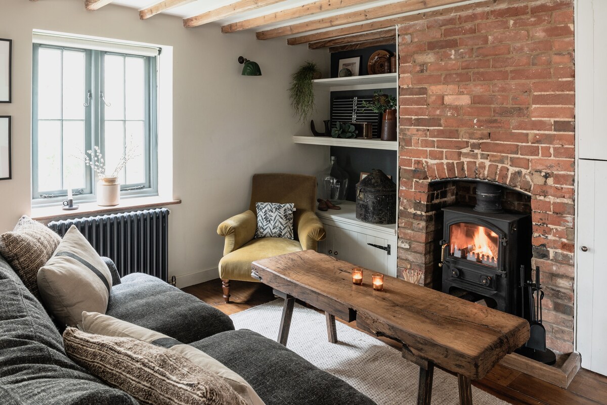 East Flint ~ Cosy North Norfolk Cottage