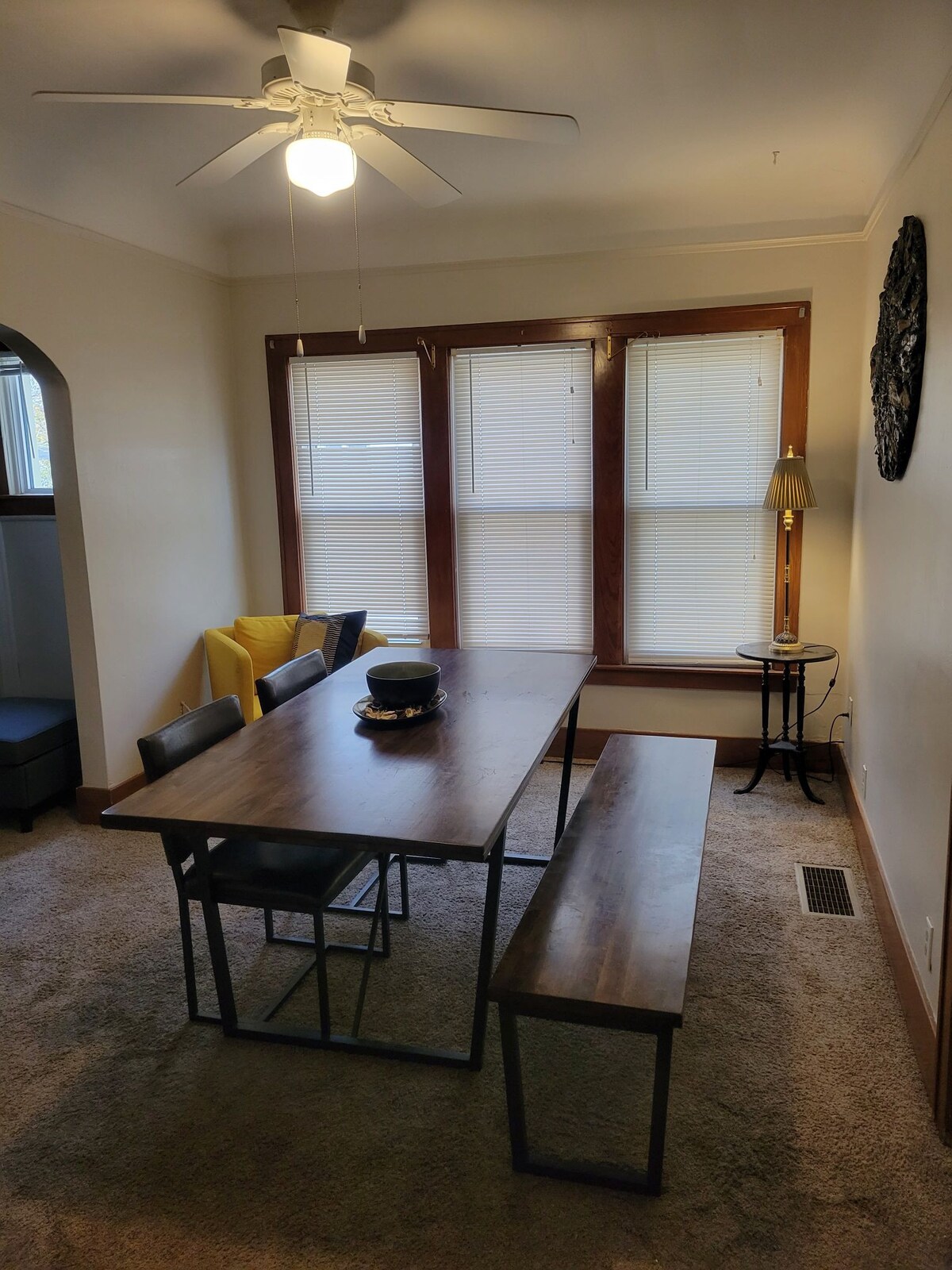 2 Bedroom private apartment near downtown Dearborn