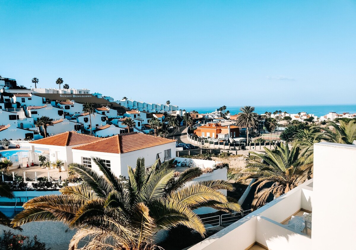 位于阿德赫海岸（ Costa Adeje ）的美丽海景公寓