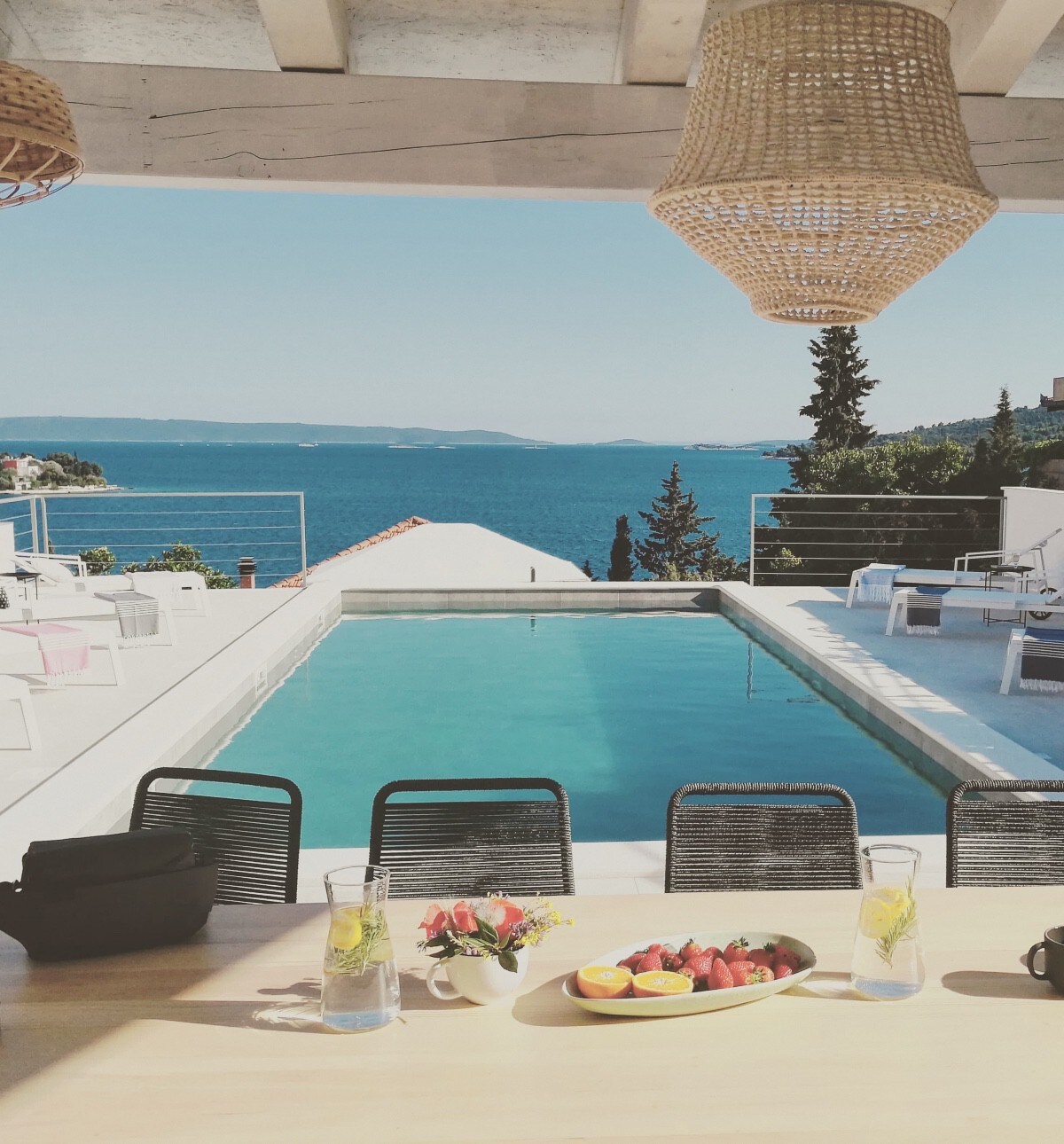 位于Trogir泳池别墅的美丽公寓