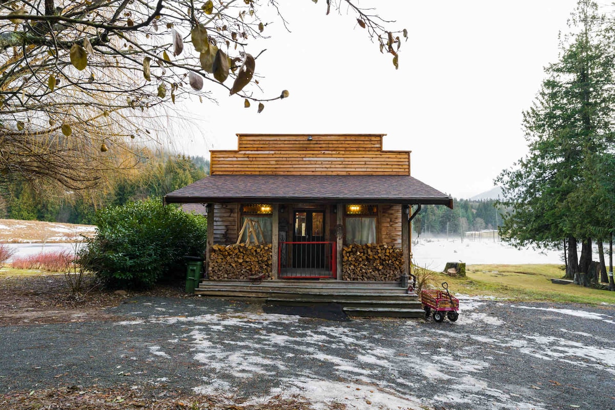 私人湖畔小木屋，可供4人入住