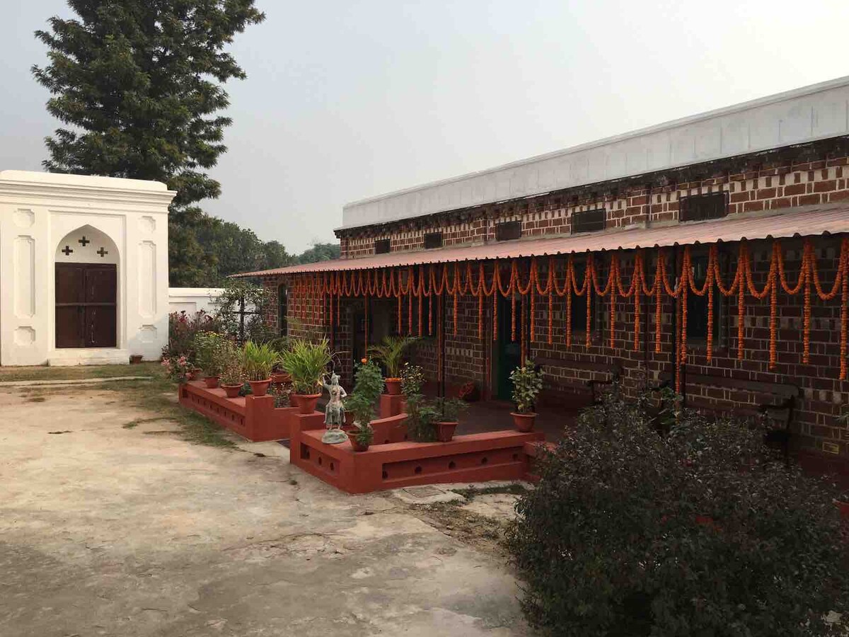 Maksudpur Garh的Parijaat cottage