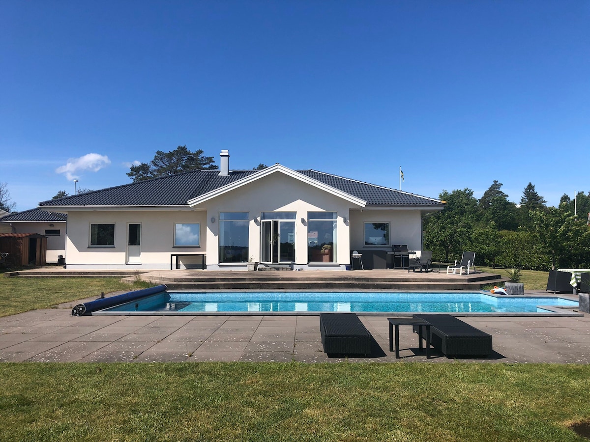 Seafront Villa with pool