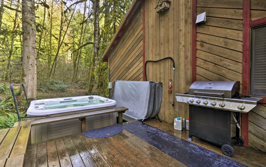 允许携带宠物入住舒适的带热水浴缸的Mt Hood小屋！